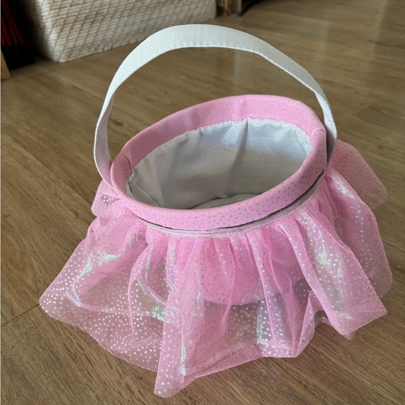 New with tags basket - Picture 2 of 3